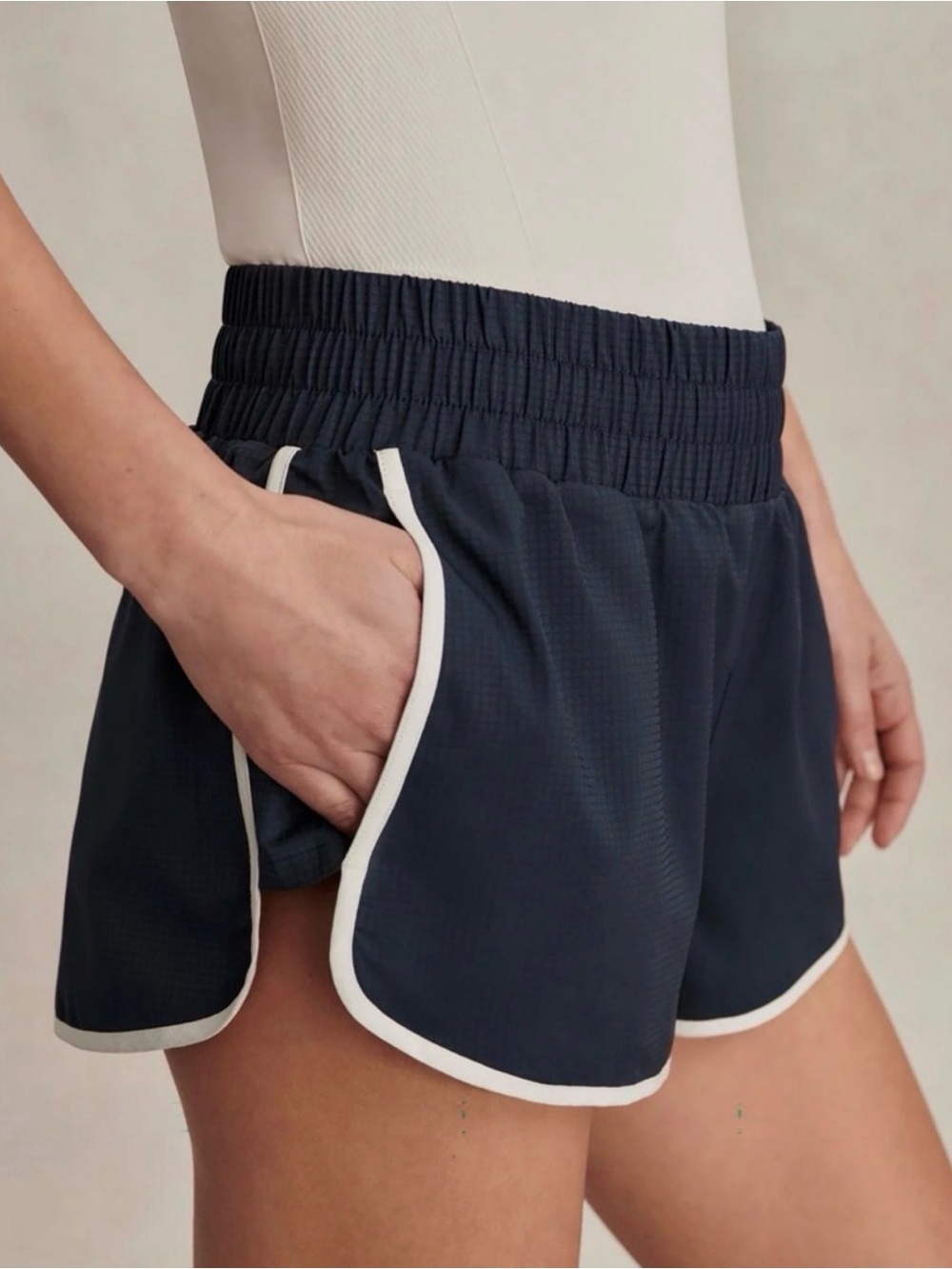 Varley Women’s Large Arlington 2” Running Shorts